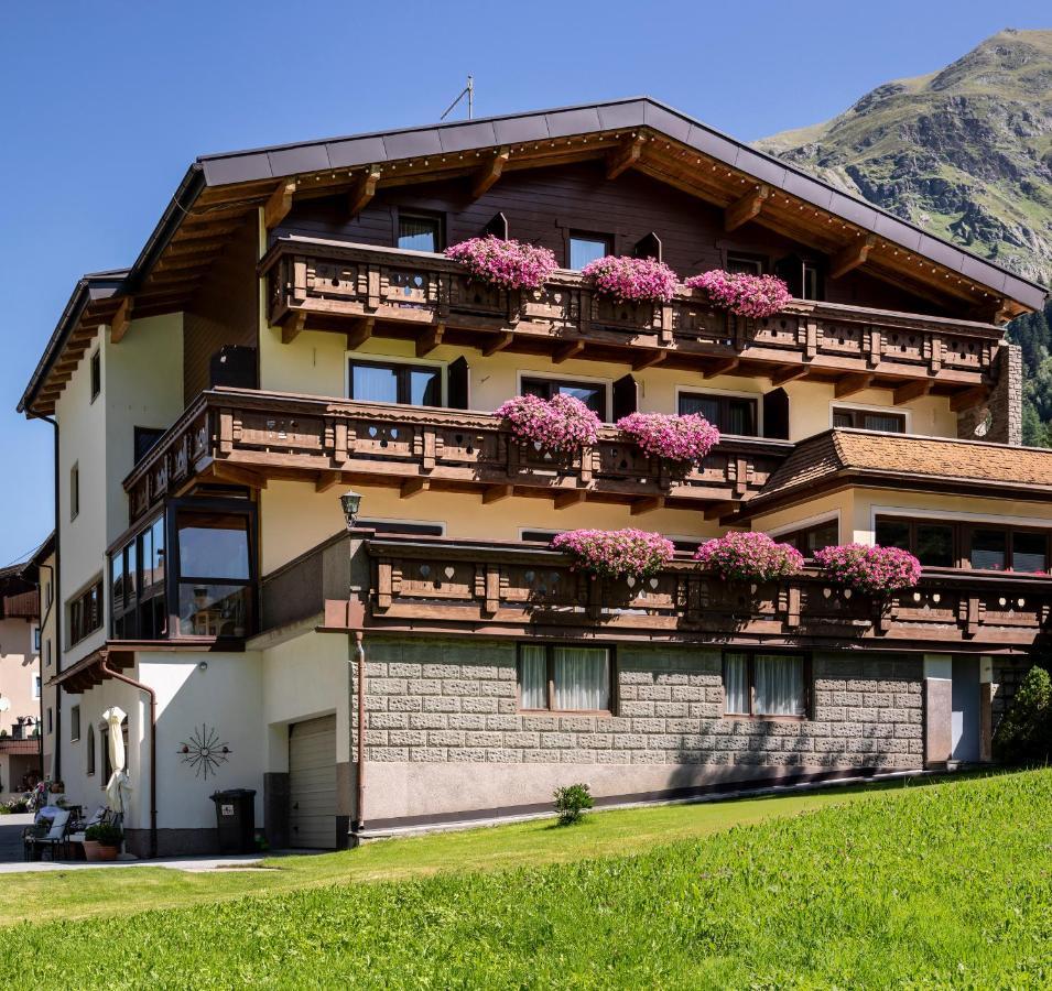 Haus Elisabeth Hotel Sankt Leonhard im Pitztal Exterior photo