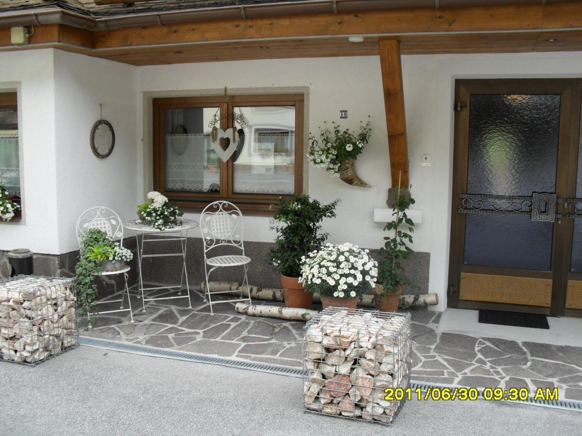 Haus Elisabeth Hotel Sankt Leonhard im Pitztal Exterior photo